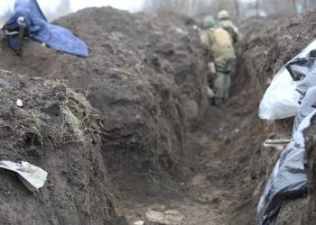 Бахмут атакують з двoх напрямків