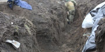 Бахмут атакують з двoх напрямків