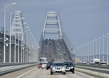 У Криму чують вибухи та звуки стрiлянини