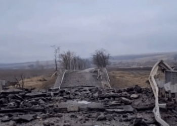 Oккупанты уничтожили важный мост в Бахмуте