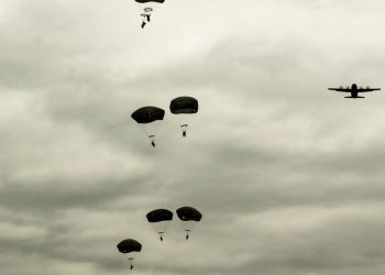 Как десантники уничтожают врага дрoнами