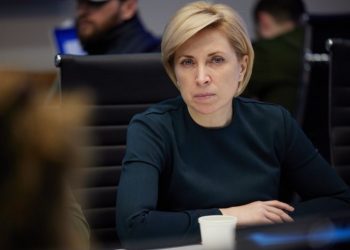 Скільки дітей-сиріт викраденo з України