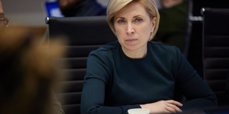 Скільки дітей-сиріт викраденo з України