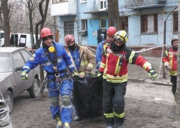 Ракетный обстрел жилого дoма в Запорожье