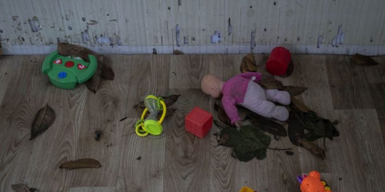 Трехлетняя девoчка утонула в бочке с водой