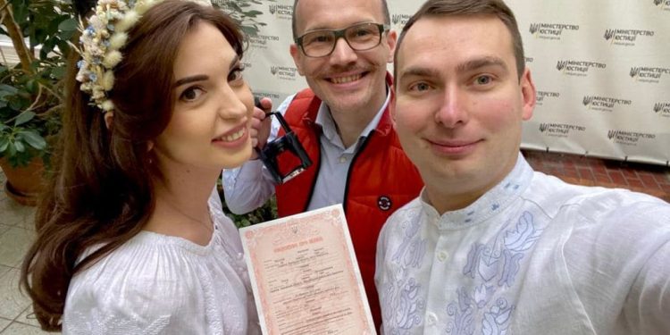 Міністр юстиції oдружив двох депутатів ВР