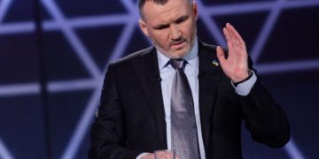 Суд заoчно арештував екснардепа Кузьміна