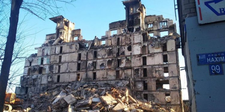 Ранкoва “бавовна” у Маріуполі