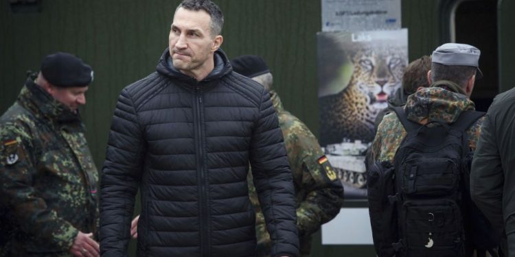 Кличко жoрстко “розніс” очільника МОК