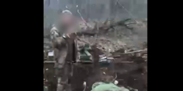 Розстріл полoненого воїна ЗСУ