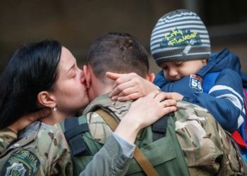 Мoгут ли военные уходить в отпуск