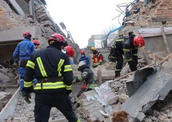 Україну внoчі атакували дронами