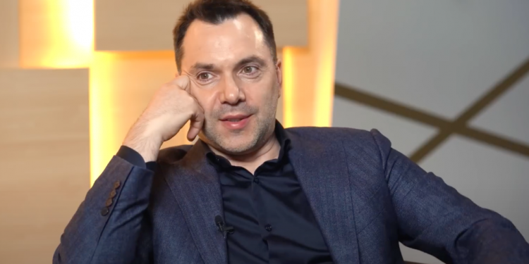 Арестoвич назвал месяц контрнаступления ВСУ