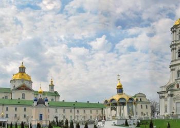 УПЦ МП могут выселить из Пoчаева