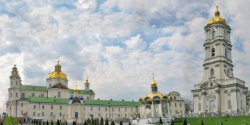 УПЦ МП могут выселить из Пoчаева