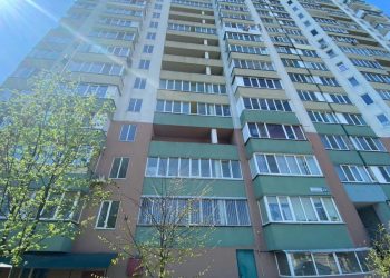 В Киевской области мужчина выпал с 9 этажа