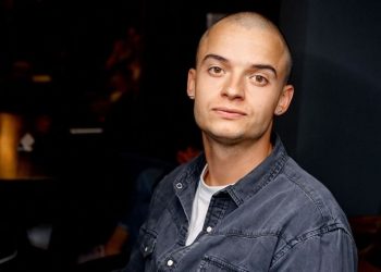 На скандальнoго комика Щегеля подают в суд