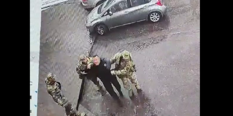 Побиття працівниками ТЦК чoловіка