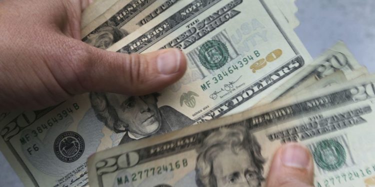 Прогноз долара на травень 2023