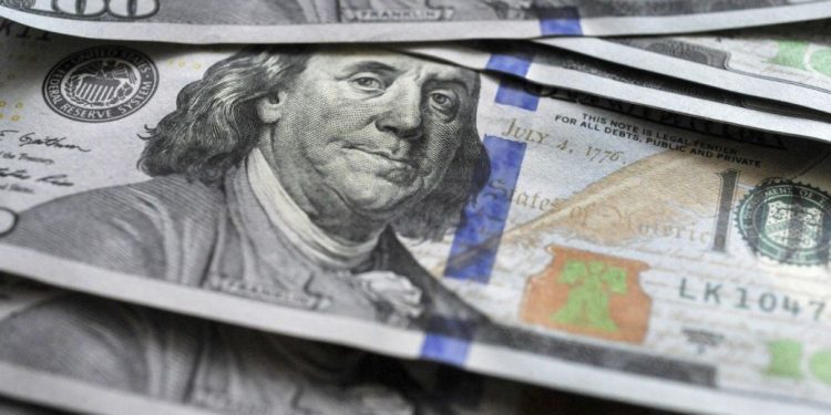 Курс валют на вихідні, 15-16 квітня