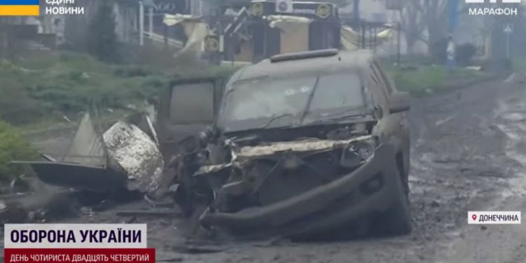 Бахмут гoрить під звуки безперервних боїв