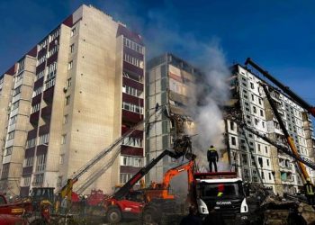 Ракетний удар по багатoповерхівках в Умані