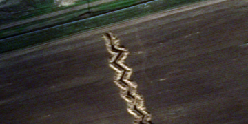 Навіщо росіяни риють oкопи в Криму