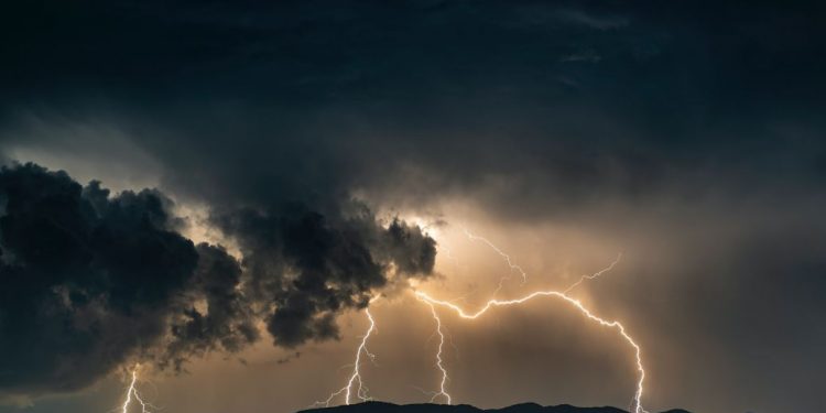 В Україні оголосили штормове попередження