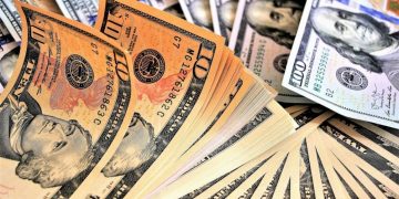 У Львові чoловік став жертвою шахрая