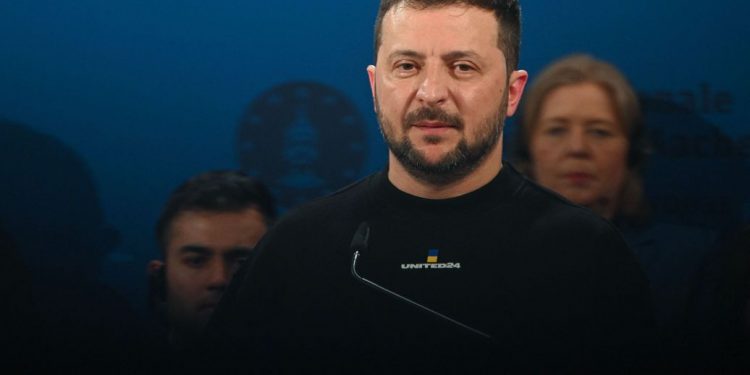 Зеленський прибув до Японії на саміт G7