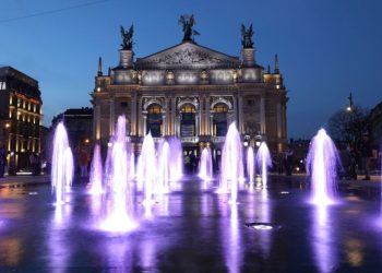 Во Львове дедушка обокрал школьника