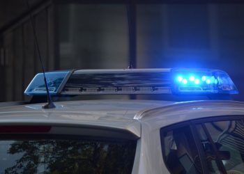 Літній водій наїхав на поліцейського