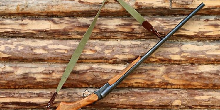 Мужчина из ружья застрелил супругов