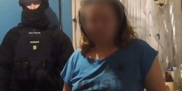 Мати продавала педофілам своїх дітей