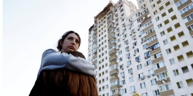 РФ завдає ударів по Києву третю ніч поспіль