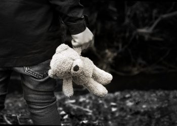 В Одесі дитина випала з вікна і розбилася