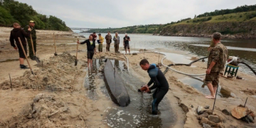 В Запорожье обнаружили историческую лодку