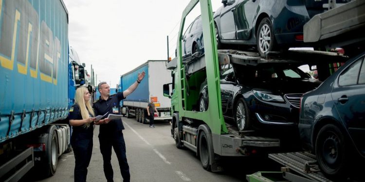 Розмитнення авто через “Дію”