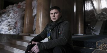 Подоляк назвал цель подрыва Каховской ГЭС