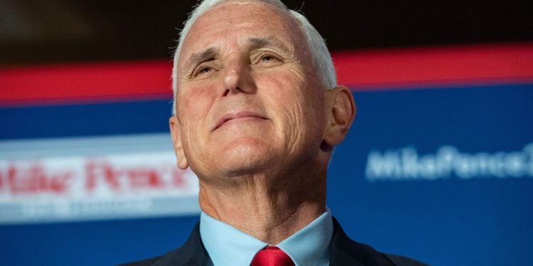 В Киев неожиданно прибыл Майк Пенс