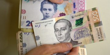 Як на курс гривні вплине підрив КГЕС