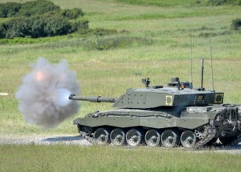 Танк Challenger 2 заметили на линии фронта