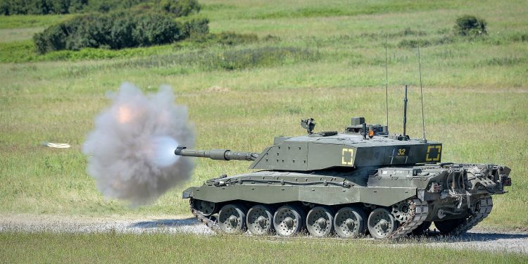 Танк Challenger 2 заметили на линии фронта