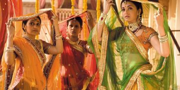 В Індії студент побачив 500 дівчат на іспиті і втратив свідомість