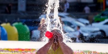 Синоптики попереджають про сильну спеку