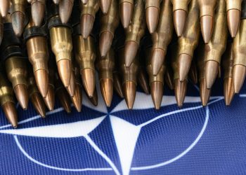 Україну не можуть взяти до НАТО