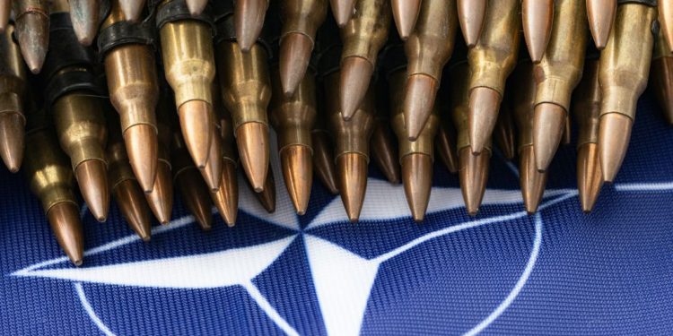 Україну не можуть взяти до НАТО