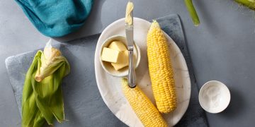 Як приготувати свіжу кукурудзу без варіння