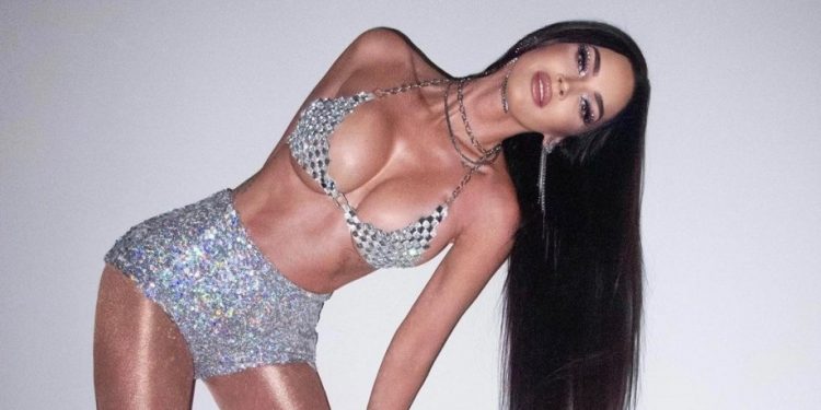 Меган Фокс опублікувала нові кадри відвертої фотосесії