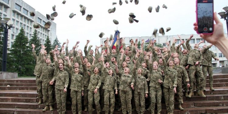 Українське військо поповнили молоді захисники кіберпростору